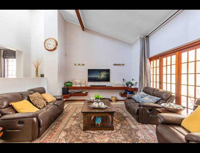 4 BEDROOM HOUSE FOR SALE IN NORTH RIDING AH